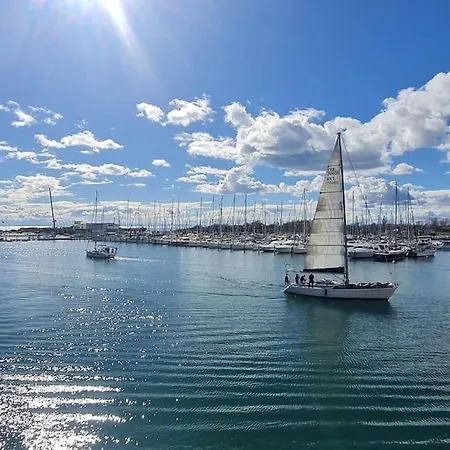 Apartment Avec Balcon, Vue Mer, Piscine, Parking *