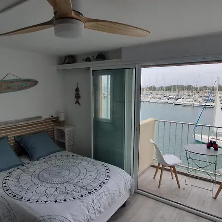 Avec Balcon, Vue Mer, Piscine, Parking Apartment